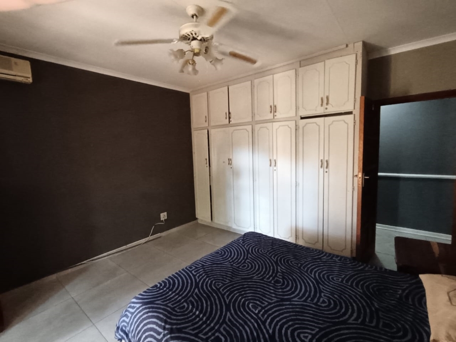 5 Bedroom Property for Sale in Safari Gardens North West